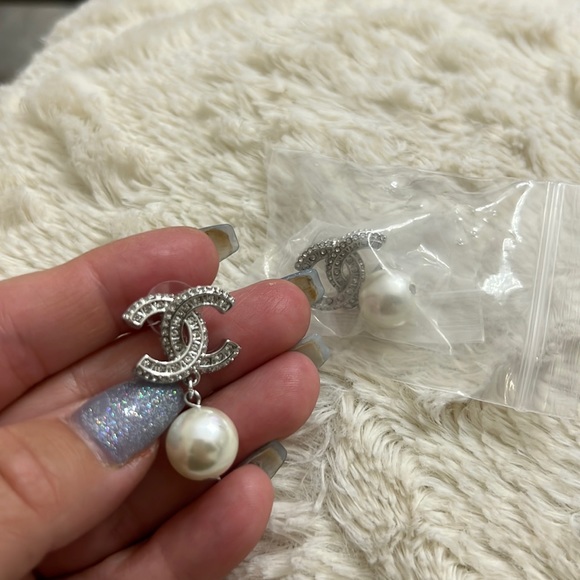 beautiful earrings - Picture 3 of 4